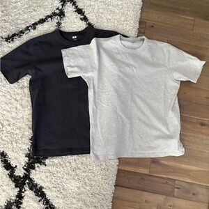 Uniqlo Black and Gray T-Shirt Duo